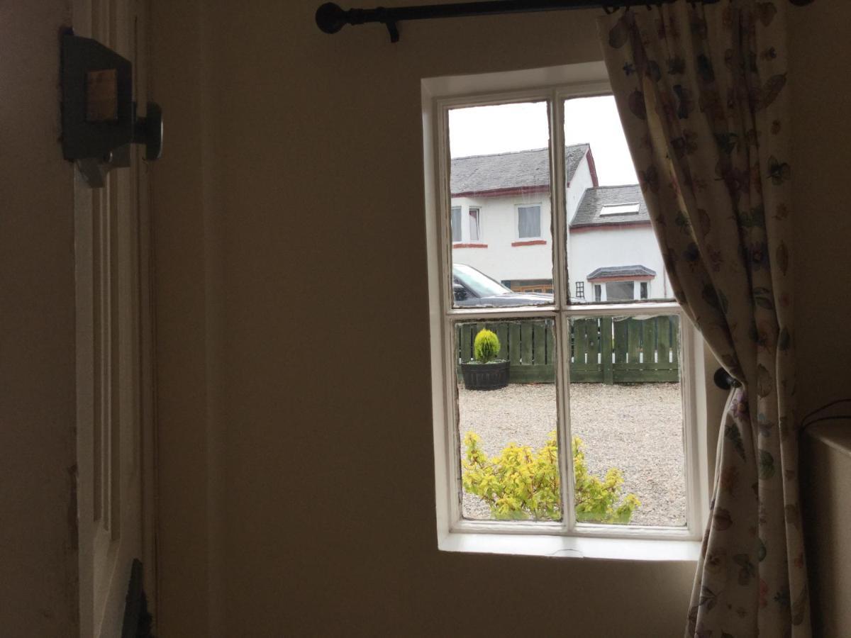 Three-Bedroom Old Cottage Free Parking Inverness Kültér fotó