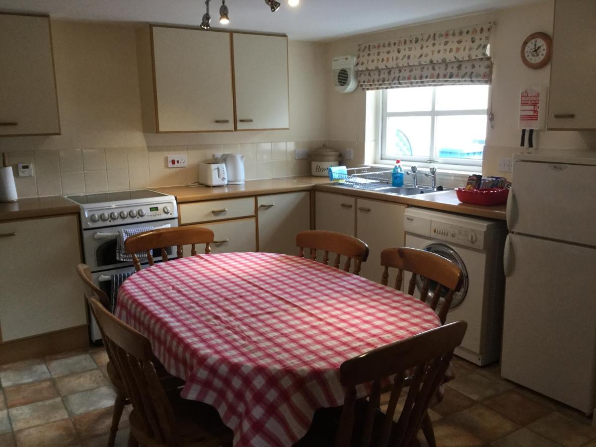 Three-Bedroom Old Cottage Free Parking Inverness Kültér fotó