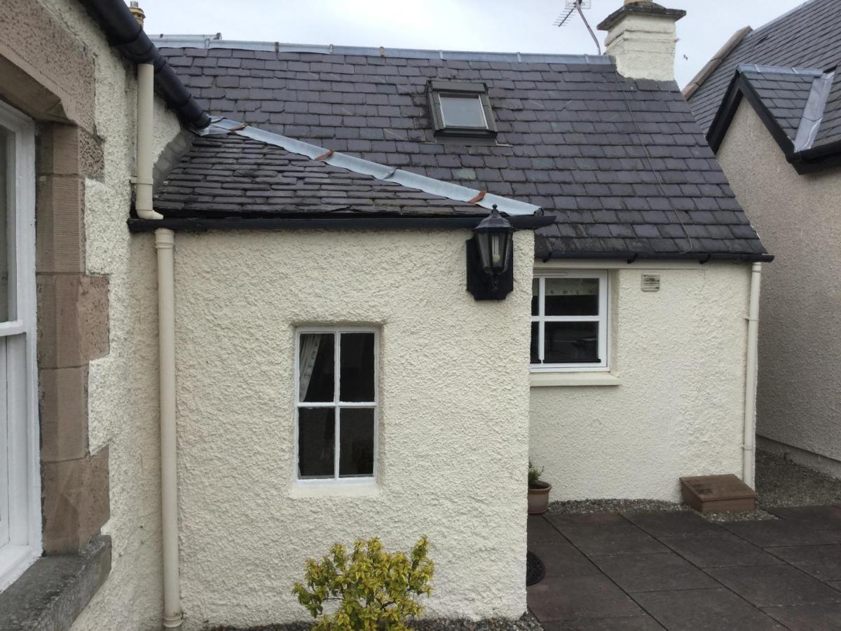 Three-Bedroom Old Cottage Free Parking Inverness Kültér fotó