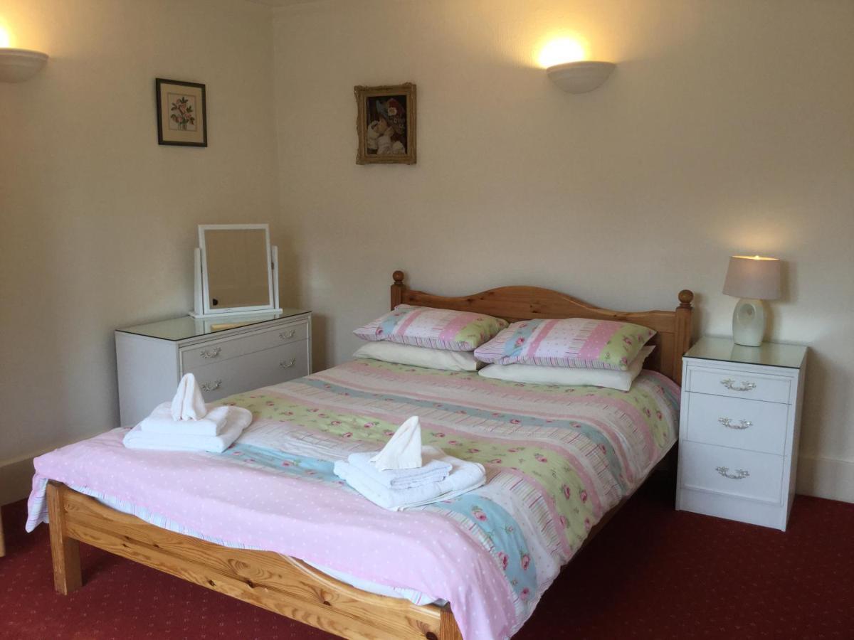 Three-Bedroom Old Cottage Free Parking Inverness Kültér fotó