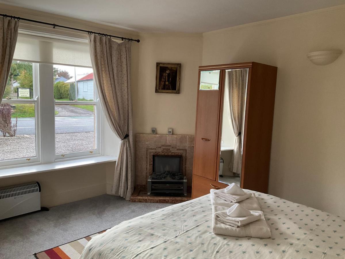 Three-Bedroom Old Cottage Free Parking Inverness Kültér fotó