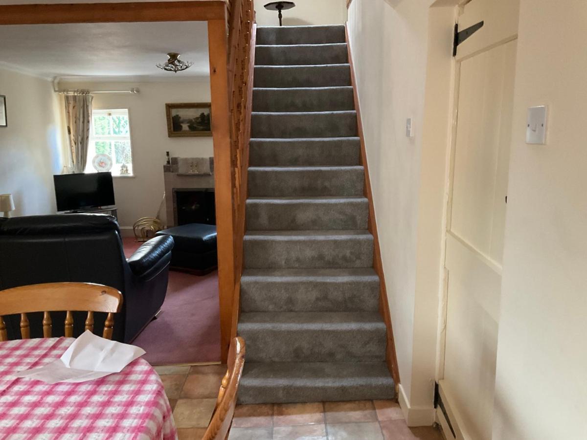 Three-Bedroom Old Cottage Free Parking Inverness Kültér fotó