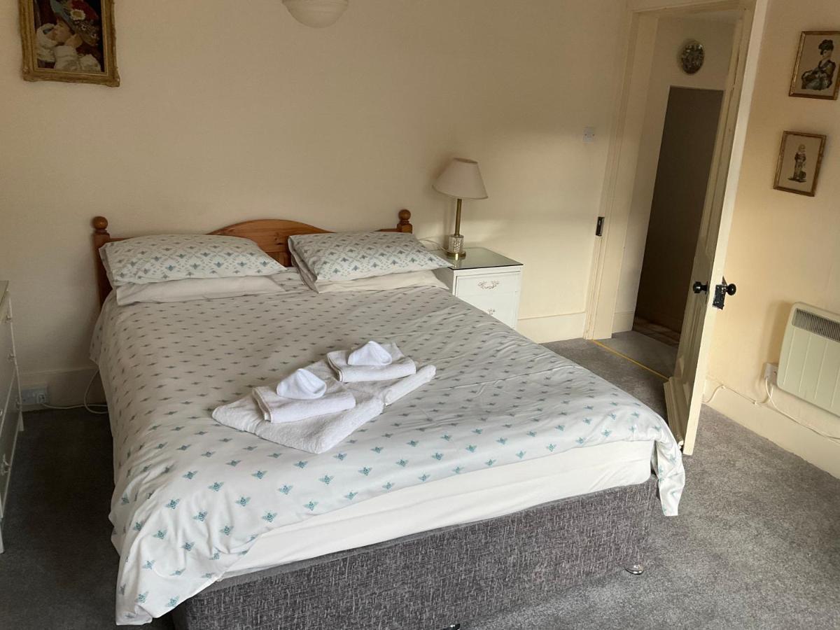 Three-Bedroom Old Cottage Free Parking Inverness Kültér fotó